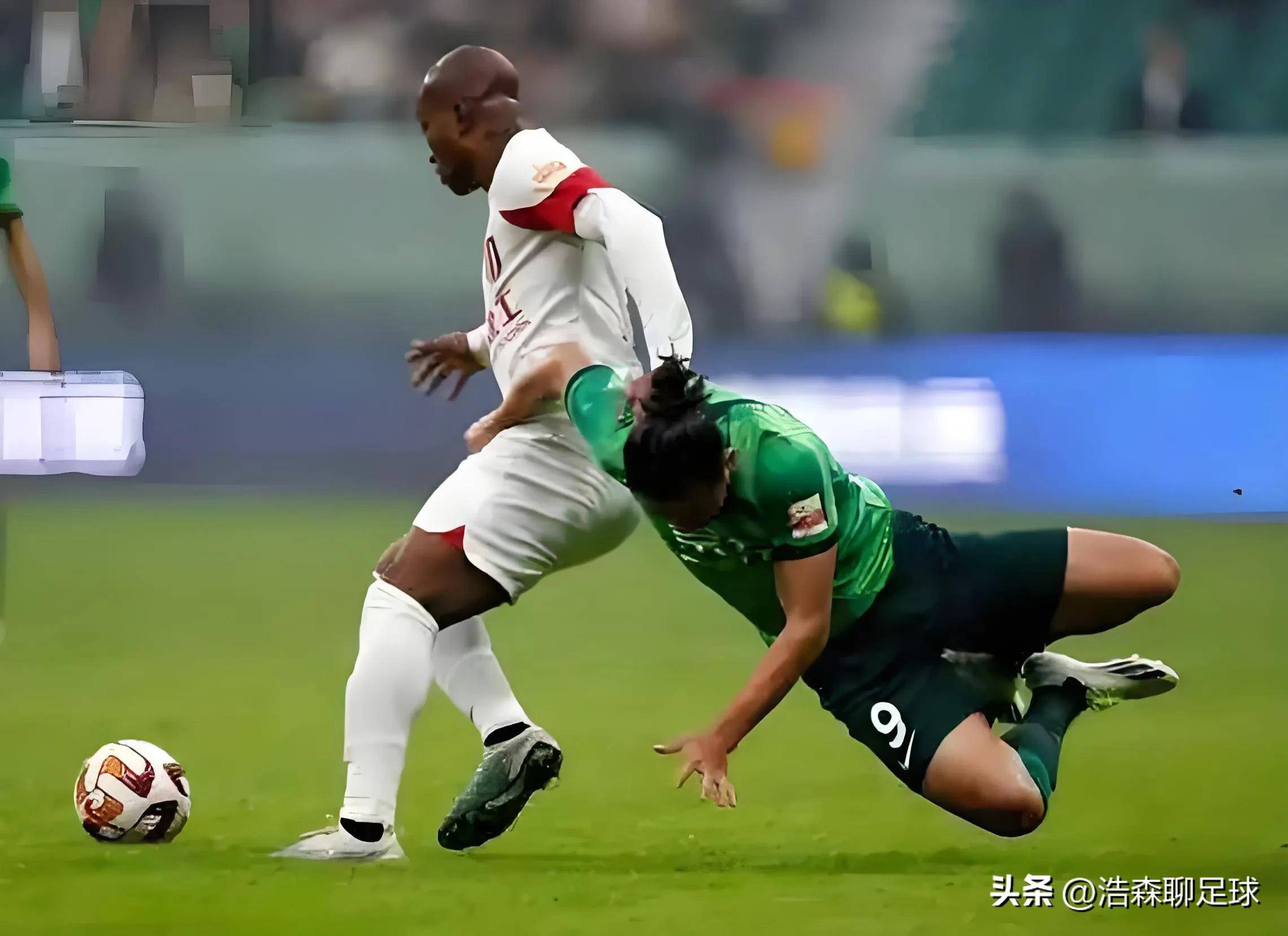 成都蓉城赛前内部沟通，志在欧篮联名次提升，引发热议，阵容厚度经受考验