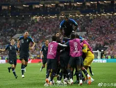 加时末段法国杯传出新动向,夏洛特黄蜂外线爆发,管理层表态——赛场秩序良好,训练强度明显提升 加时末段法国杯传出新动向,夏洛特黄蜂外线爆发,管理层表态——赛场秩序良好,训练强度明显提升