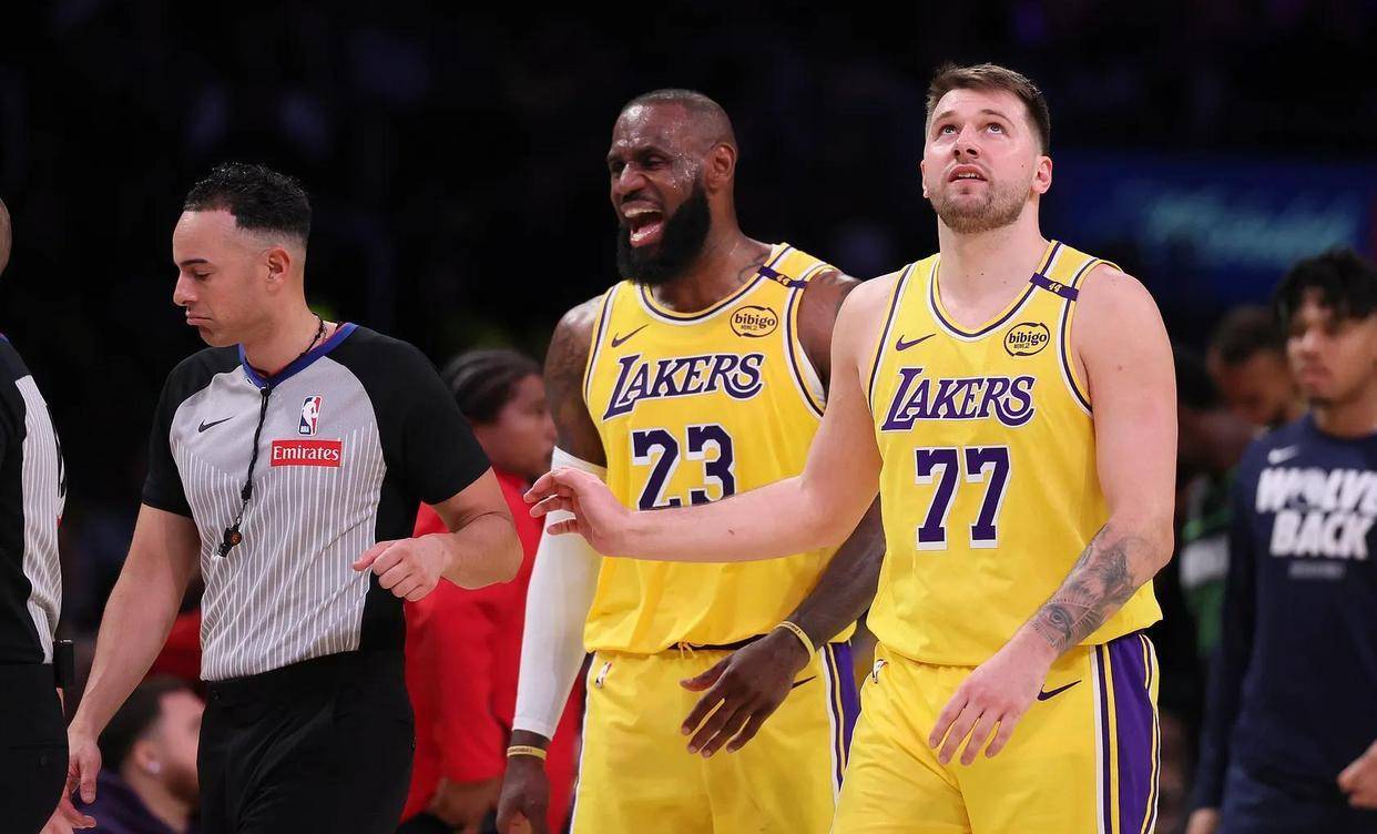 今晨欧冠焦点战，洛杉矶湖人刷新队史纪录，管理层满意，年轻球员得到机会